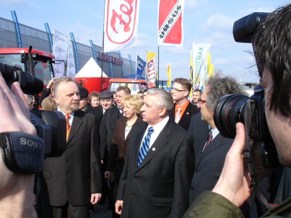 Wicepremier Andrzej Lepper na targach rolniczych w Kielcach, 10 marca 2007