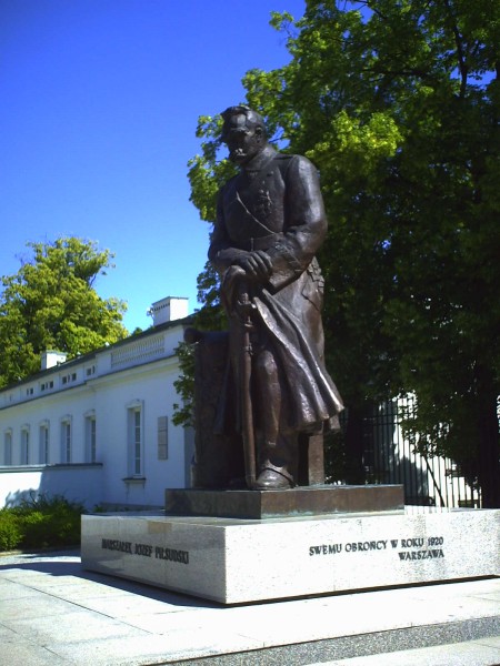 Pomnik Piłsudskiego w Warszawie, przed Belwederem.