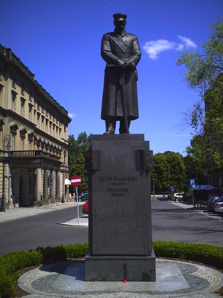 Pomnik Piłsudskiego w Warszawie, na placu jego imienia.