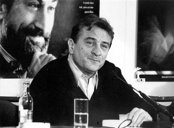 Robert De Niro na konferencji podczas Międzynarodowego Festiwalu Filmów w Berlinie, 1998