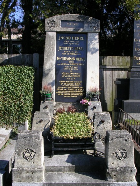 Grób rodziny Herzlów na cmentarzu Döblinger Friedhof w Wiedniu.