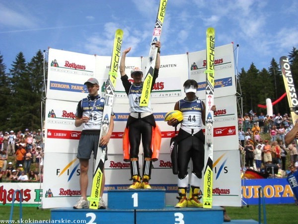 Podium zawodów LGP 2004 w Hinterzarten. Od lewej: Thomas Morgenstern, Adam Małysz, Noriaki Kasai