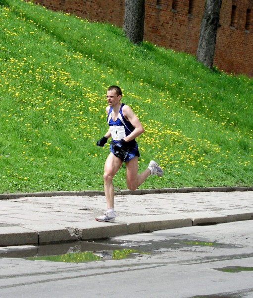 Piotr Gładki 7 maja 2005 podczas IV Cracovia Maraton