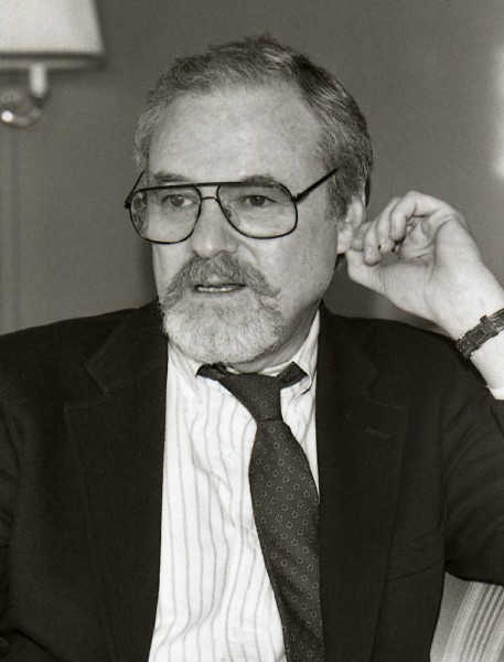 Alan J. Pakula