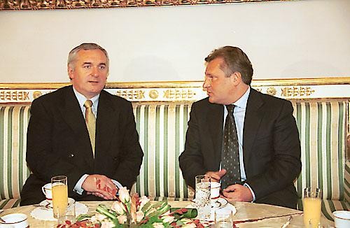 Bertie Ahern i Aleksander Kwaśniewski (13 września 2000)