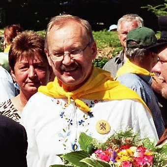 Prof. Brunon Synak podczas Zjazdu Kaszubów w Łebie w 2005 r.