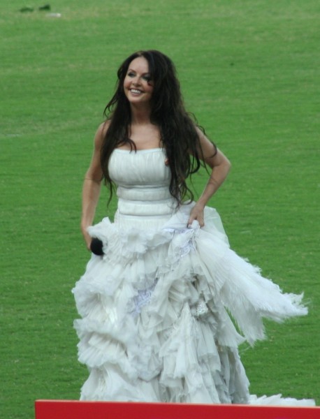 Sarah Brightman podczas ceremonii otwarcia Lekkoatletycznych Mistrzostw Świata w Osace, 2007