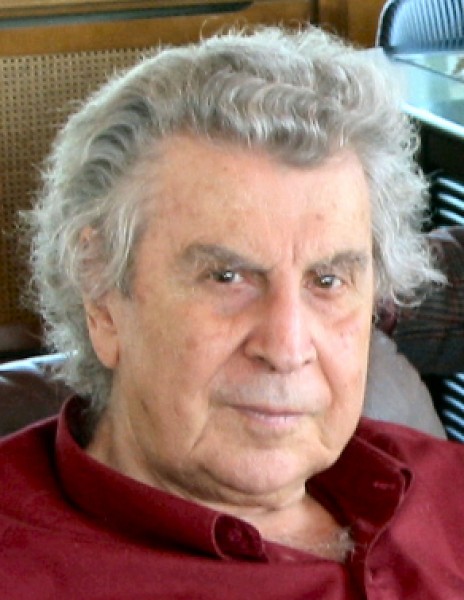 Mikis Theodorakis. Zdjęcie z października 2004 roku przez Guya Wagnera